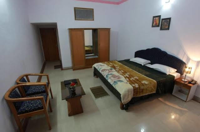 Hotel Surya Khajurāho Dış mekan fotoğraf